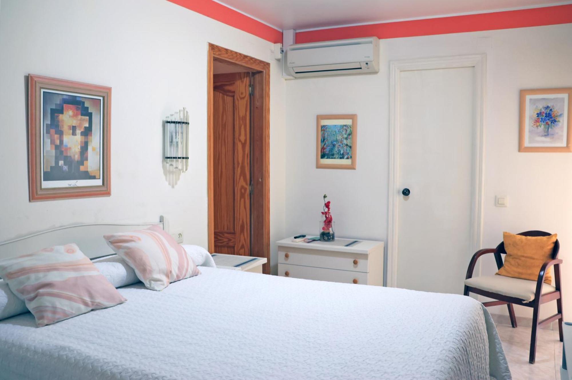 Agusti Hostal Sant Carles De La Rapita Exterior photo